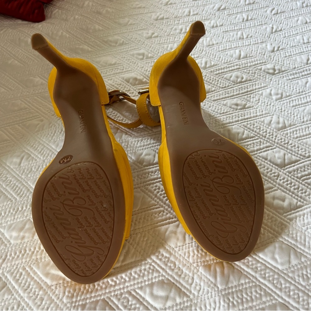 Never used. GIANNI BINI AUSTINNE SUEDE PLATFORM DRESS SANDALS - Picture 6 of 12